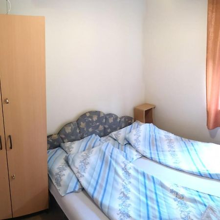 Babarczi Ueduelohaz Apartment Kiskunmajsa Ngoại thất bức ảnh
