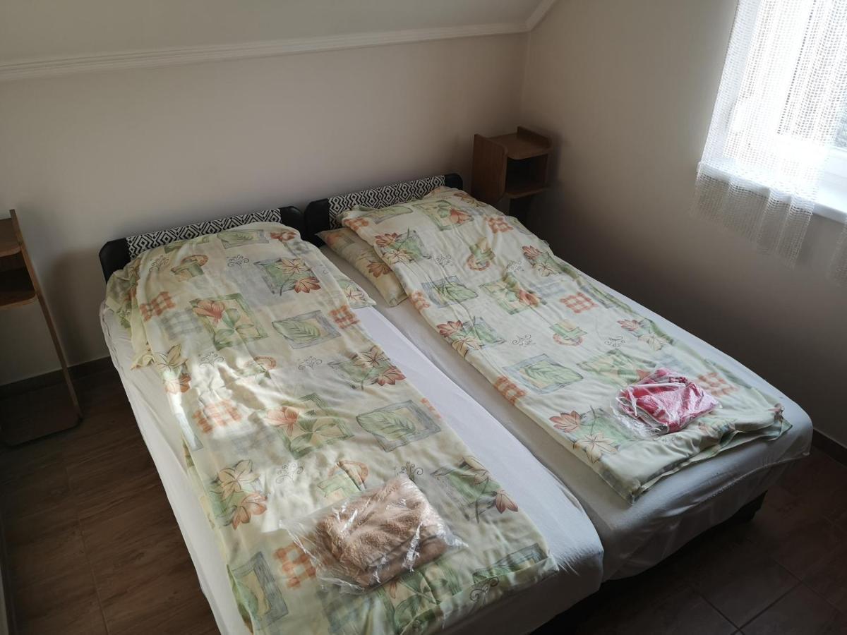 Babarczi Ueduelohaz Apartment Kiskunmajsa Ngoại thất bức ảnh
